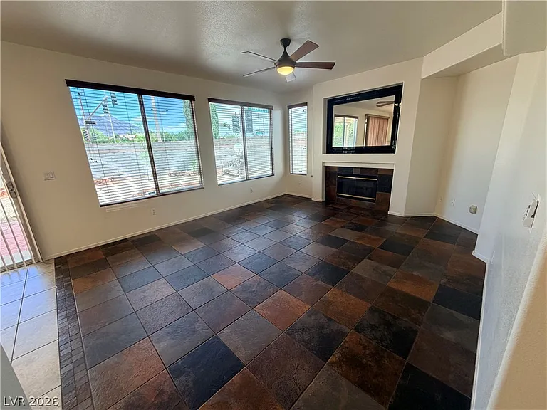 925 Lexington Cross Dr — Photo 18