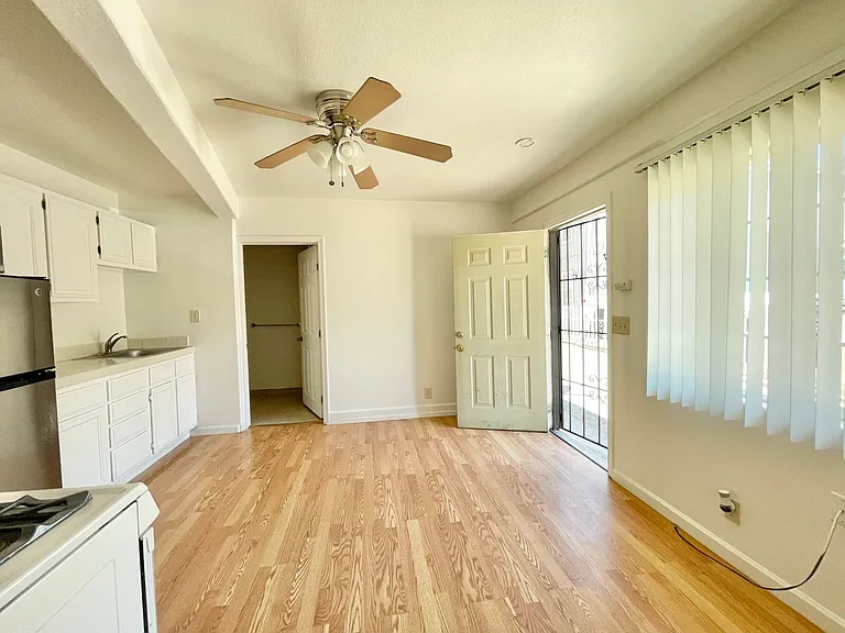 2714 F Street — Photo 3