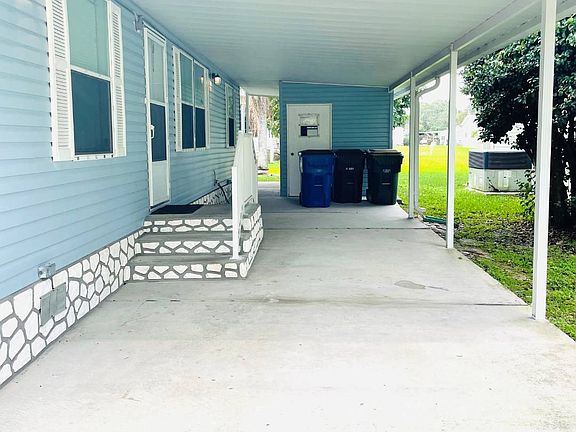 2nd image of 3105 Carpenter Ln