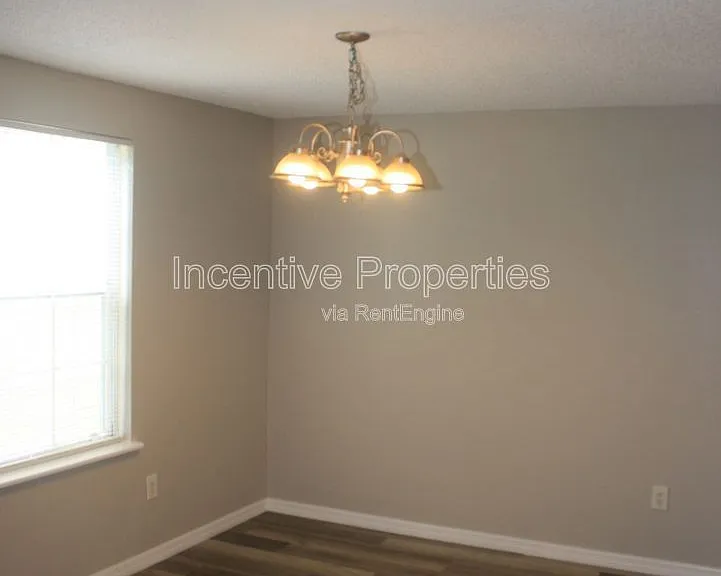 4176 Versailles Dr #D — Photo 5