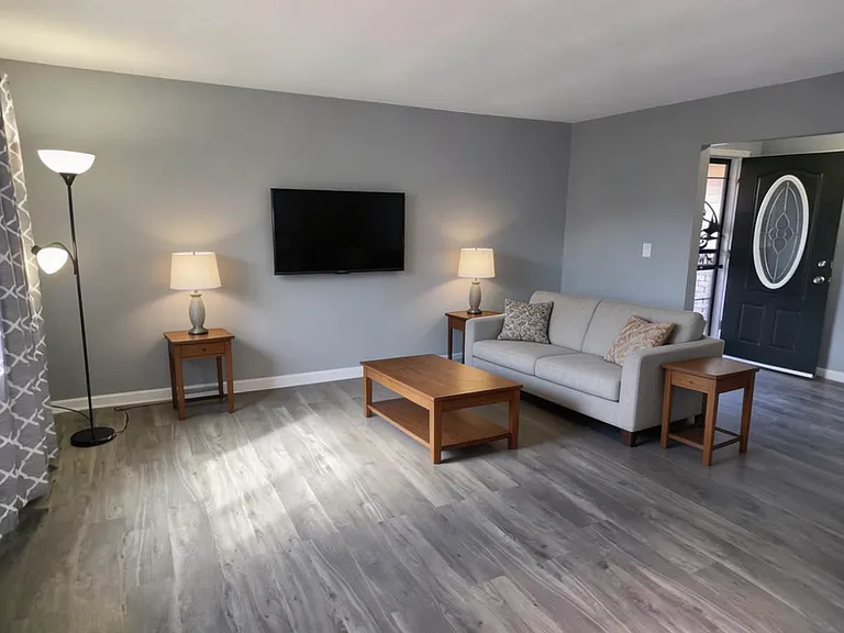 201 S Allison St #2 — Photo 6