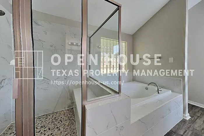 6823 Heather Hollow Dr — Photo 11