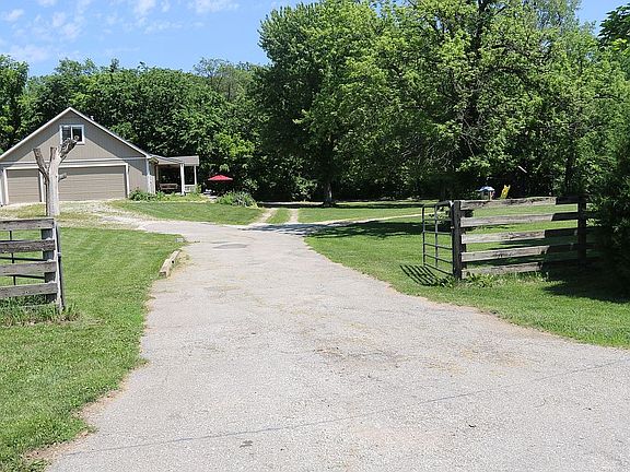 5th image of 1841 S 98th St