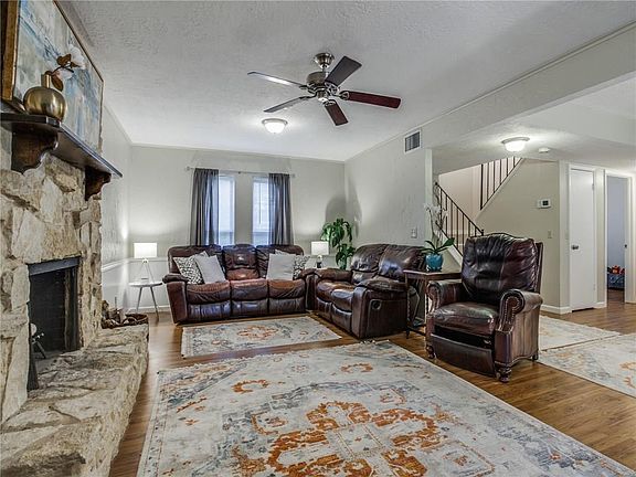 4th image of 2502 Richcreek Dr