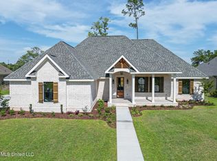 9448 Carriagewood Dr, Gulfport, MS 39503