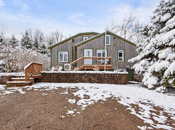 202 Gaspereau Ave, Wolfville, NS B4P 2E6