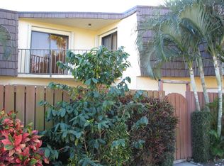 72 Springdale Cir, Palm Springs, FL 33461