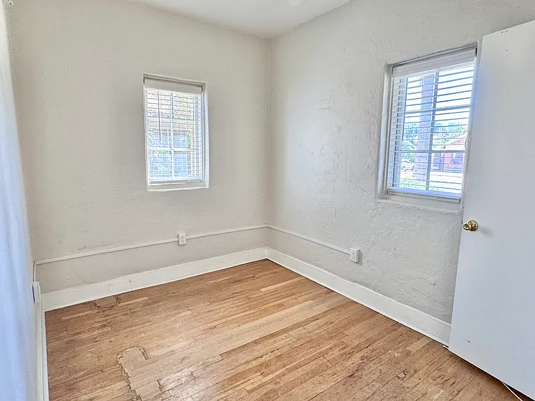 342 W Willetta St #1 — Photo 27