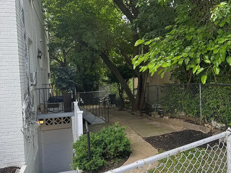 4253 Brooks St NE #B — Photo 20