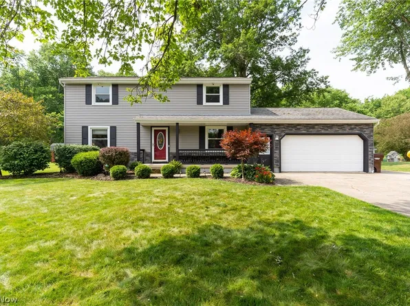 1350 Waverly Dr NW, Warren, OH 44483