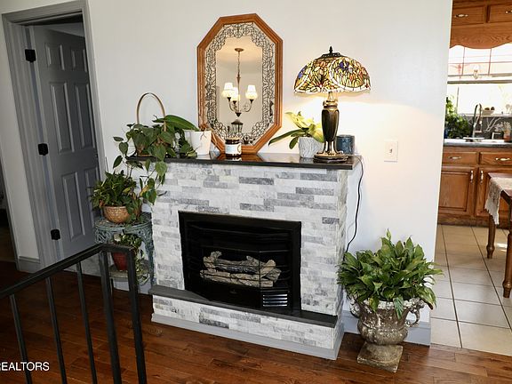 5th image of 129 Dogwood Ln