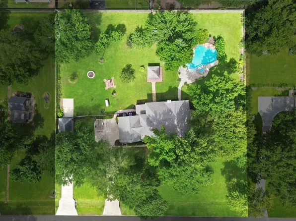 615 Fairbanks Dr, Magnolia, TX 77354