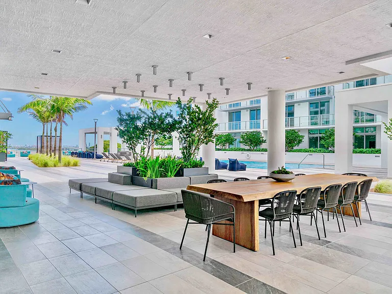 3900 Biscayne Blvd #811 — Photo 16