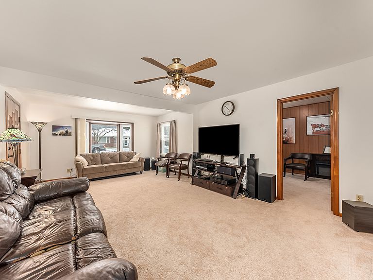 410 Charter St Dekalb, IL, 60115 Apartments for Rent Zillow