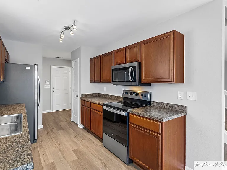 827 Chablis Dr — Photo 6