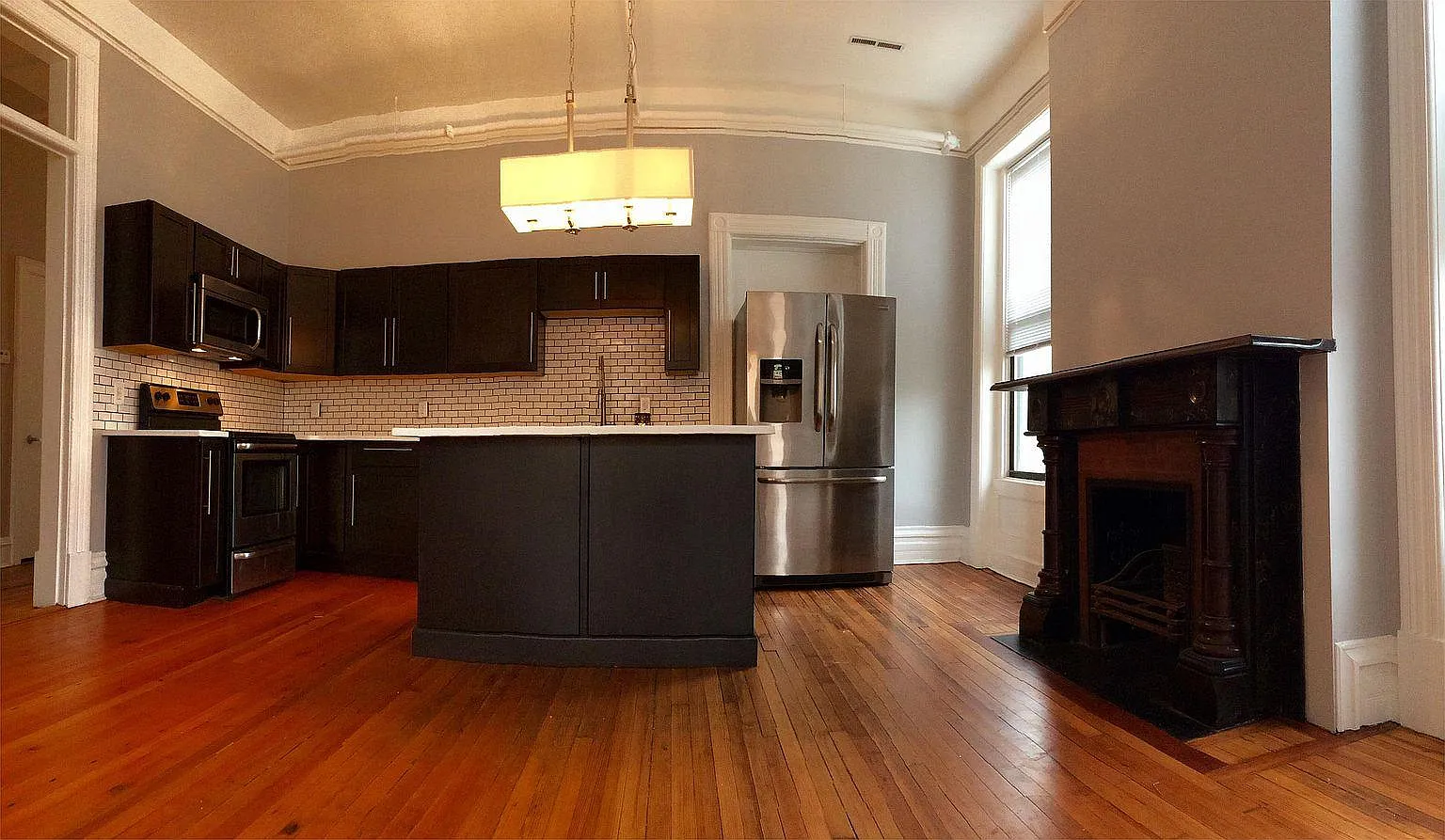 2 bed, 1800 sqft, $2,200 — Photo 1