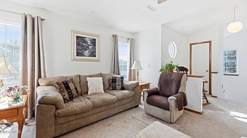 3rd image of 824 Ridge Circle