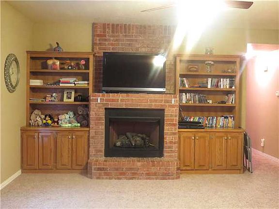 4th image of 785 Tilghman Dr