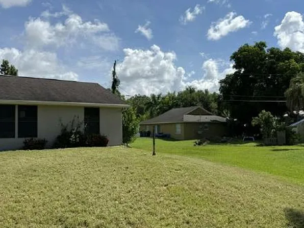 170 5th St, Naples, FL 34113