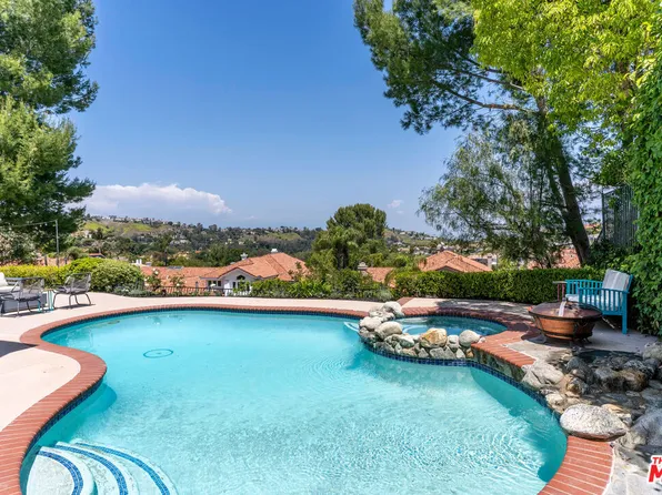 3458 Malaga Ct, Calabasas, CA 91302