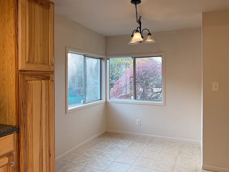 732 10th St NE — Photo 6