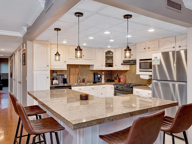 4328 Lakeshore Ln #202 — Photo 8