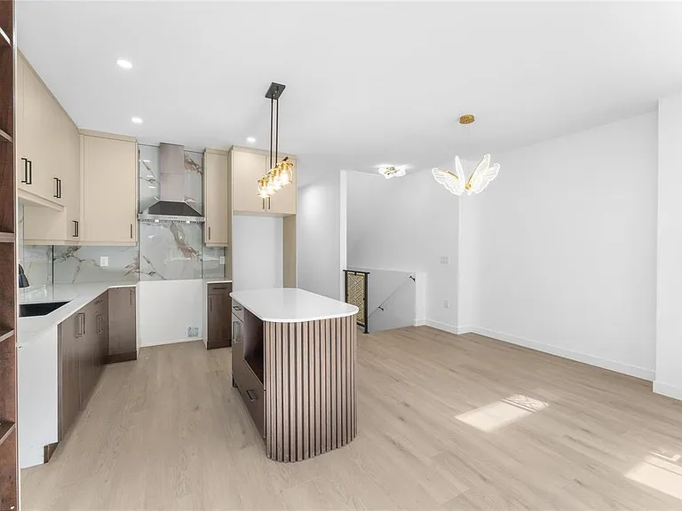 115 Blenheim Ave — Photo 6
