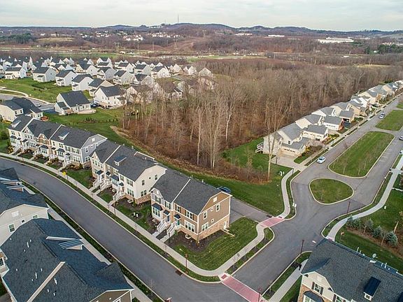 5th image of 323 Cross Creek Dr