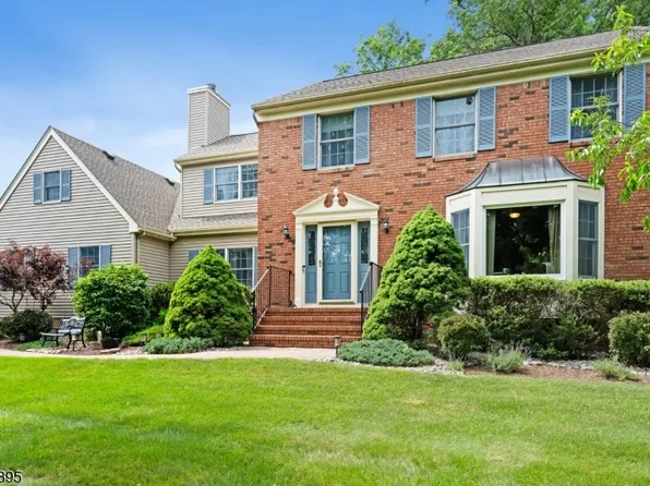16 McIntire Dr, Hillsborough Twp., NJ 08844