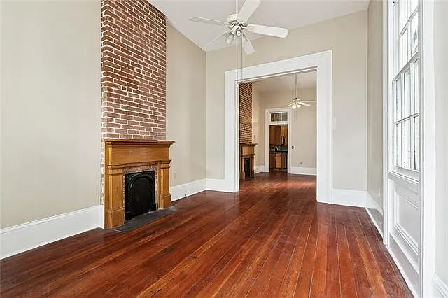 2044 Camp St — Photo 6