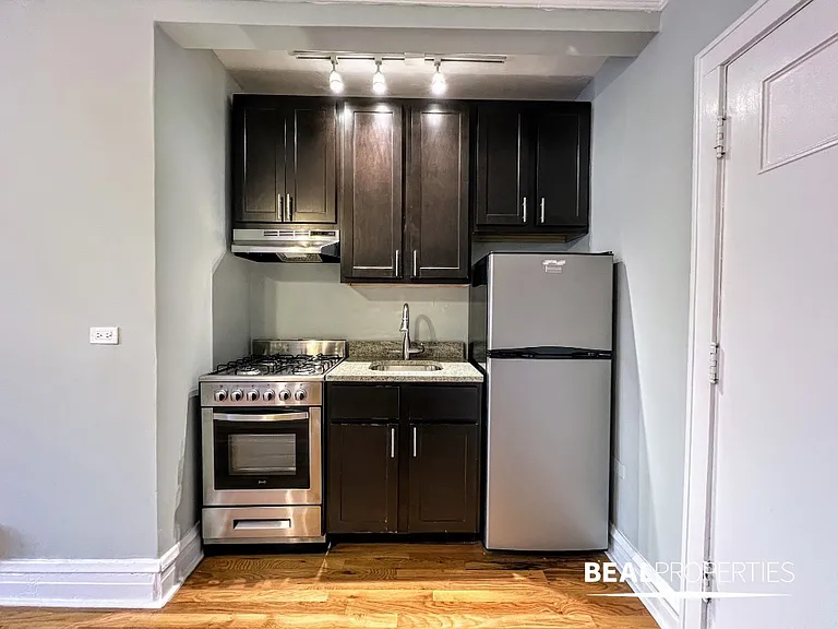 4737 N Hermitage Ave — Photo 16