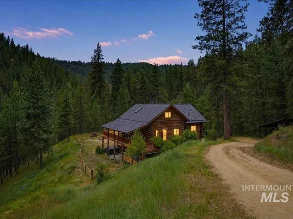 31 Meadow Ln, Boise, ID 83716