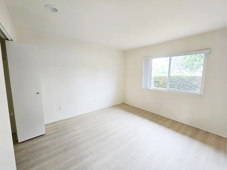 3080 Lincoln St — Photo 7