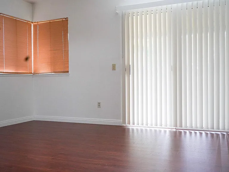 2336 Honeysuckle Way — Photo 8