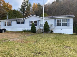 662 State Route 15 E, Hardwick, VT 05843