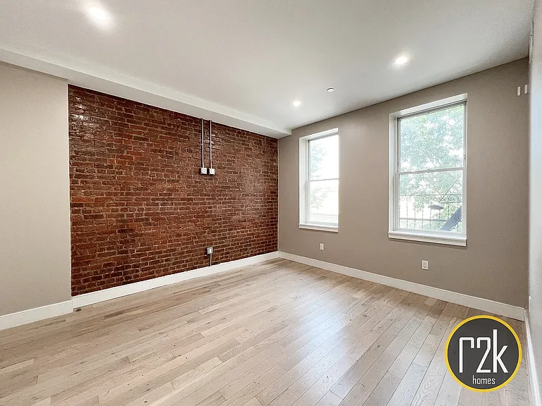 26-14 Hoyt Ave S #2A — Photo 6