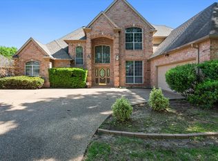 818 Riviera Dr, Mansfield, TX 76063