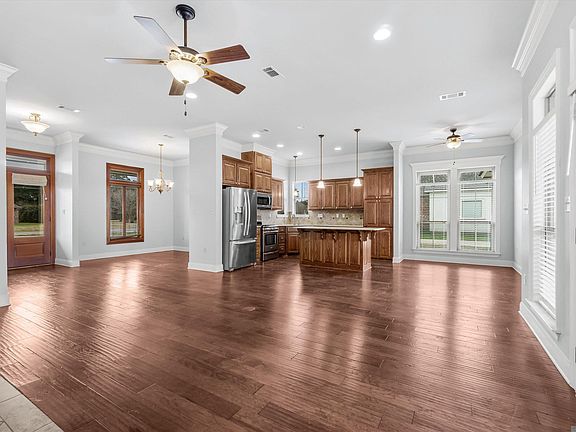 2nd image of 309 Gisele St