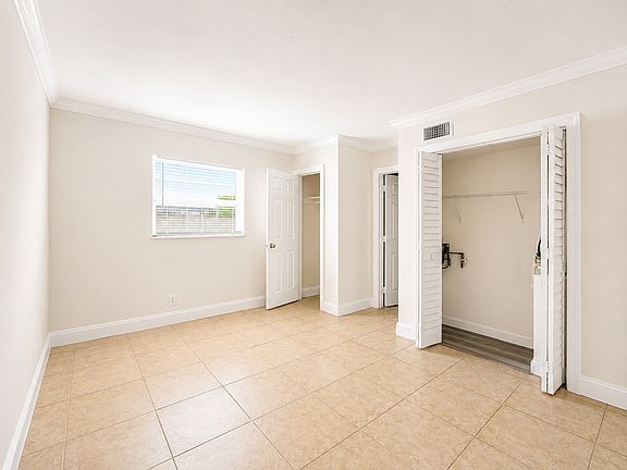 4th image of 5621 NE 22nd Ave APT 2