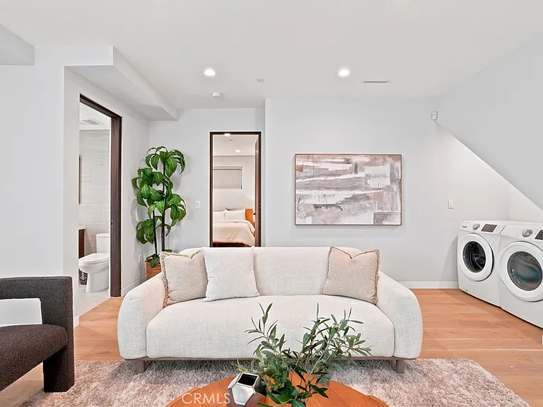 425 N Alfred St #2 — Photo 4