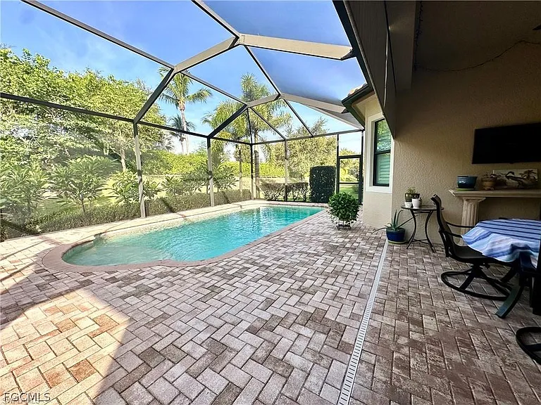 9061 Isla Bella Cir — Photo 20