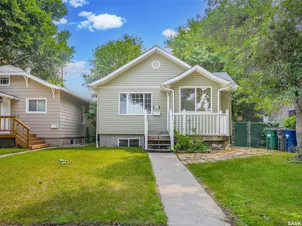 1016 K AVENUE N, Saskatoon, SK S7L 2N6