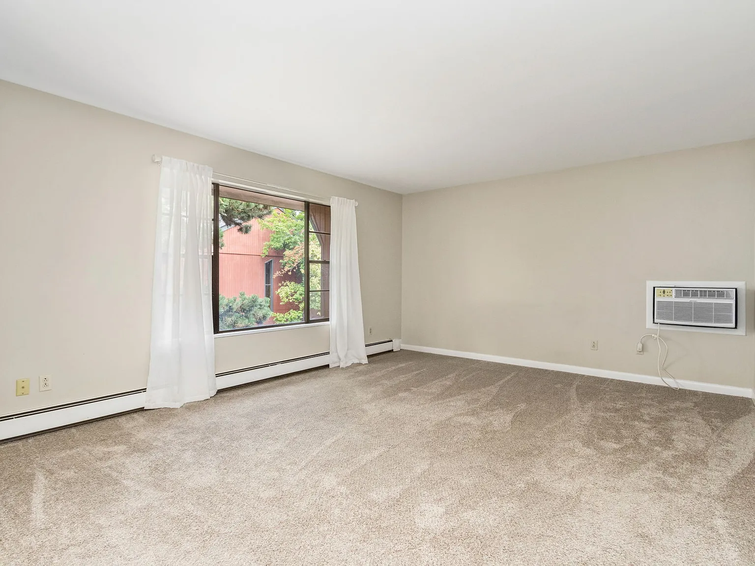 1625 West Elizabeth Street - 1 — Photo 2