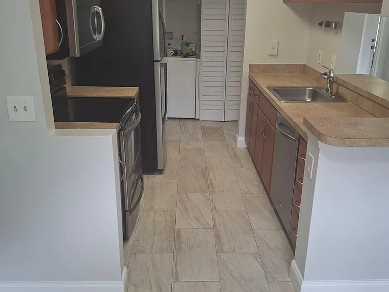 9833 Westview Dr #813 — Photo 7