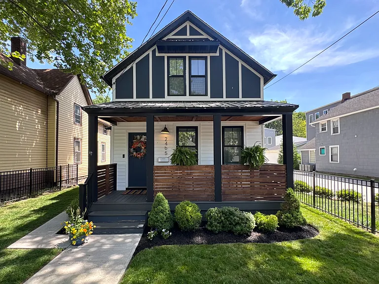 2465 Tremont Ave — Photo 1