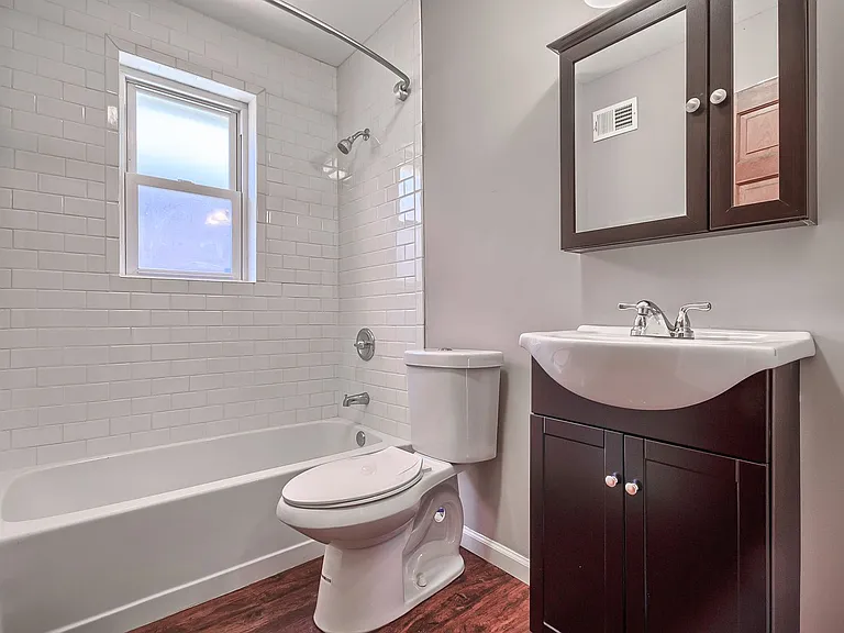 6401 Potomac — Photo 11