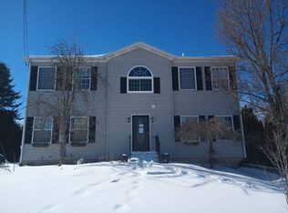 19 3rd St, Somersworth, NH 03878