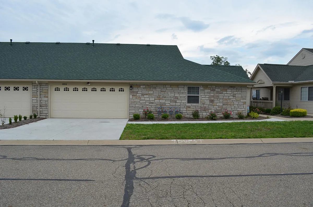 Building Photo - 1004 Altamonte Dr #1004