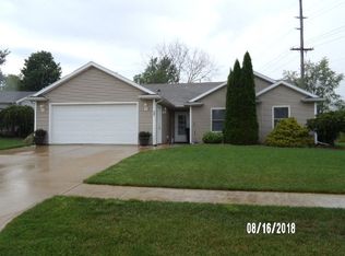 805 Thomas Dr, Angola, IN 46703
