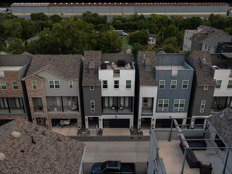 1450 Elevado Dr — Photo 13